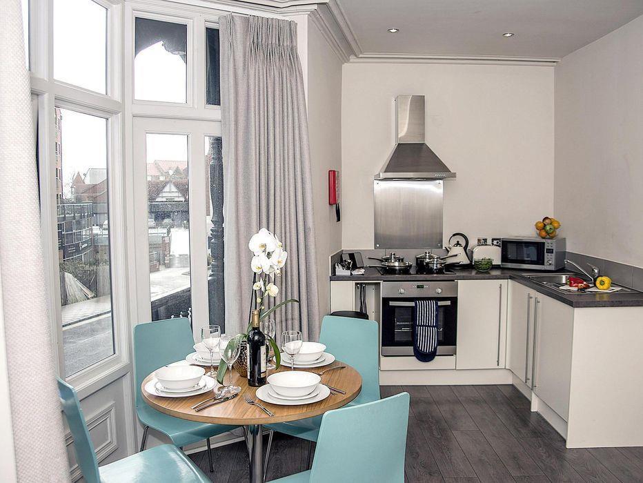 Base Serviced Apartments - City Road Честер Экстерьер фото