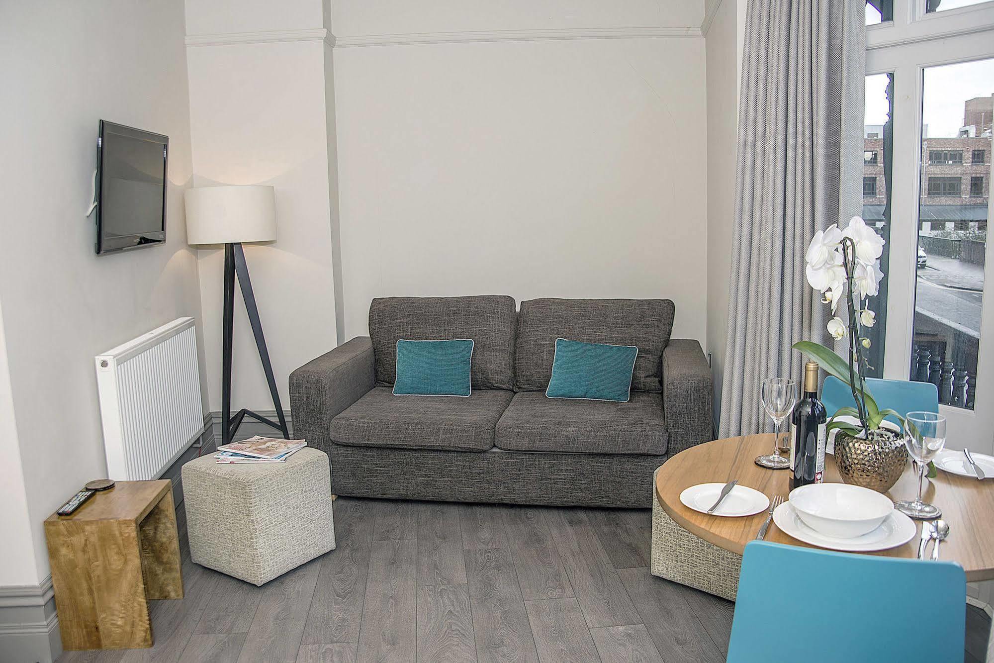 Base Serviced Apartments - City Road Честер Экстерьер фото