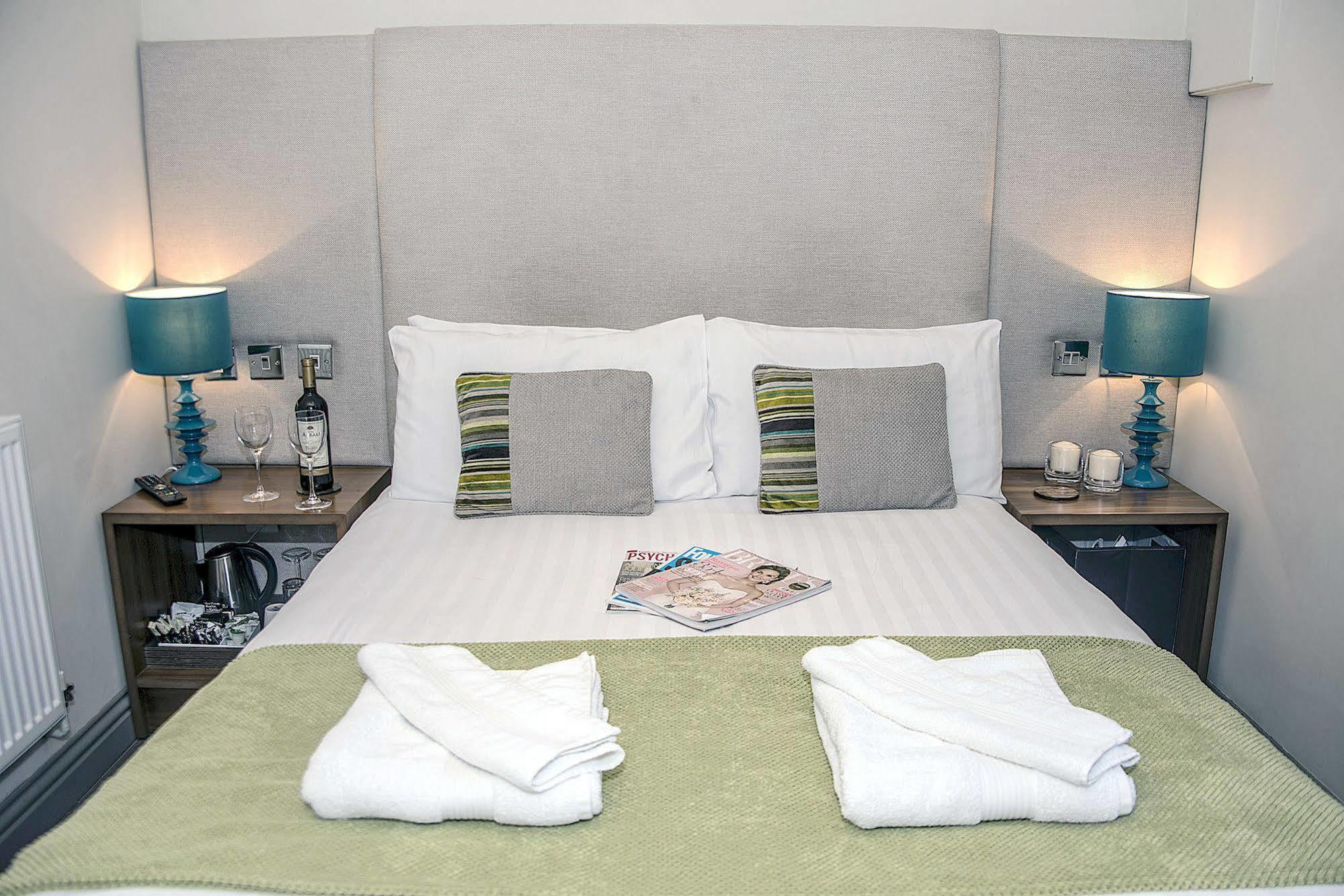Base Serviced Apartments - City Road Честер Экстерьер фото