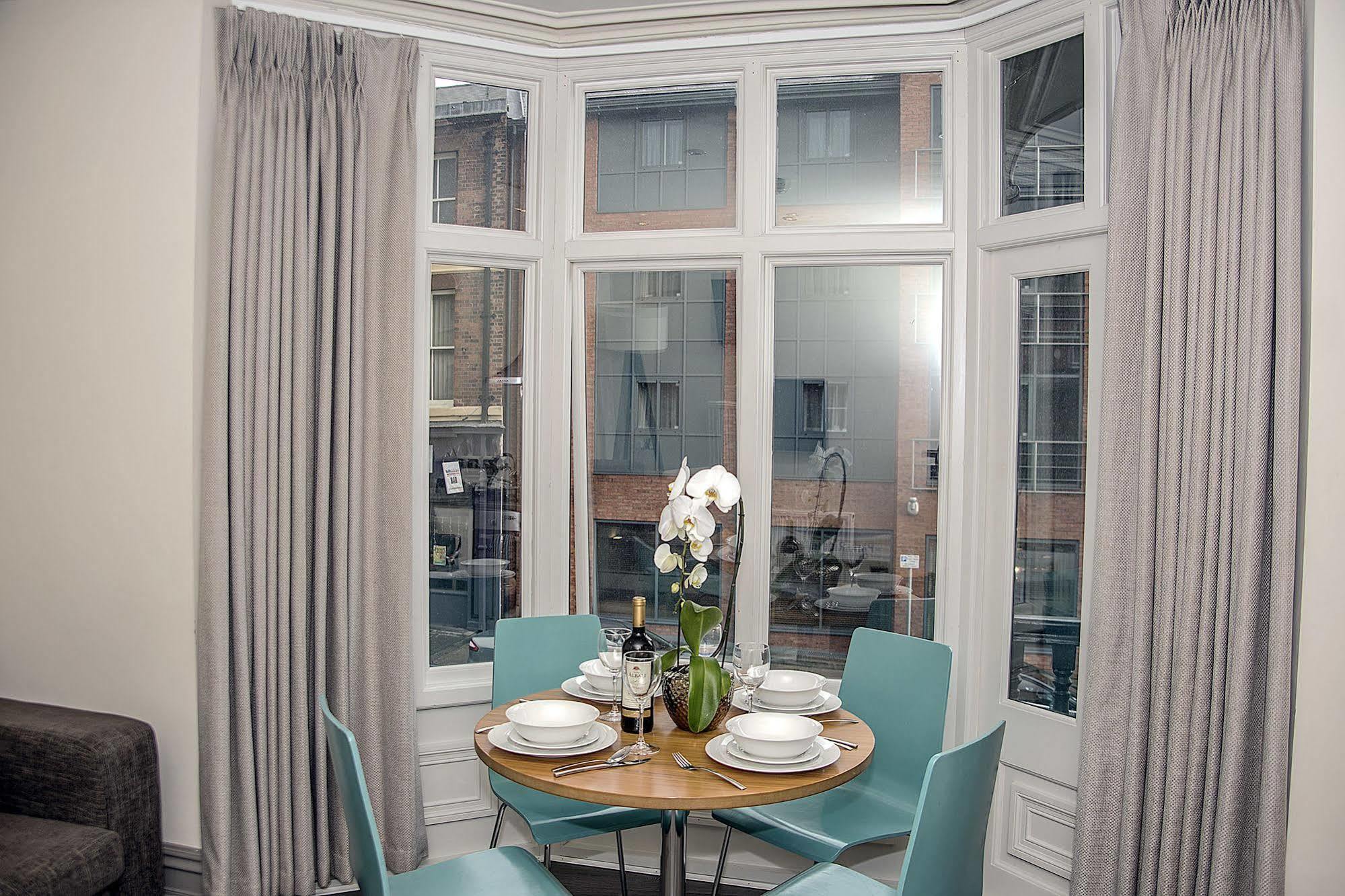 Base Serviced Apartments - City Road Честер Экстерьер фото