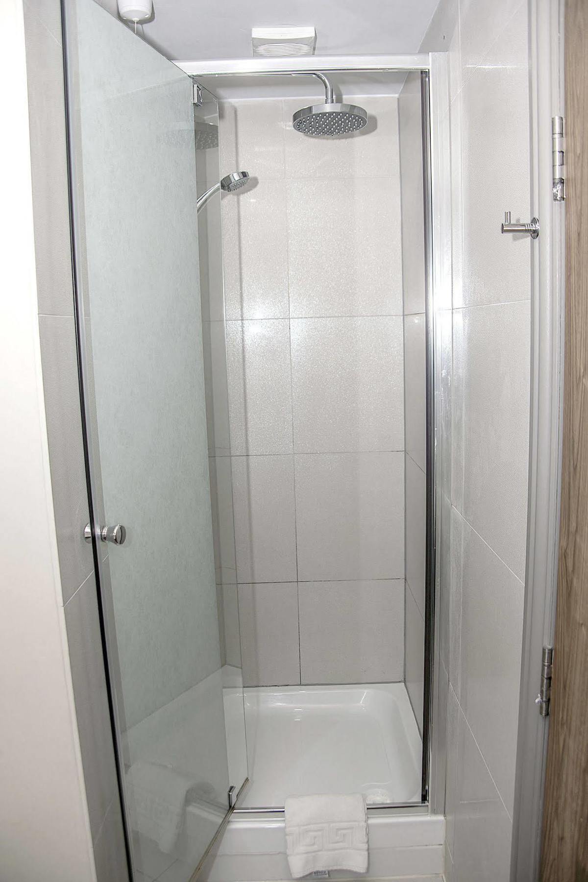 Base Serviced Apartments - City Road Честер Экстерьер фото