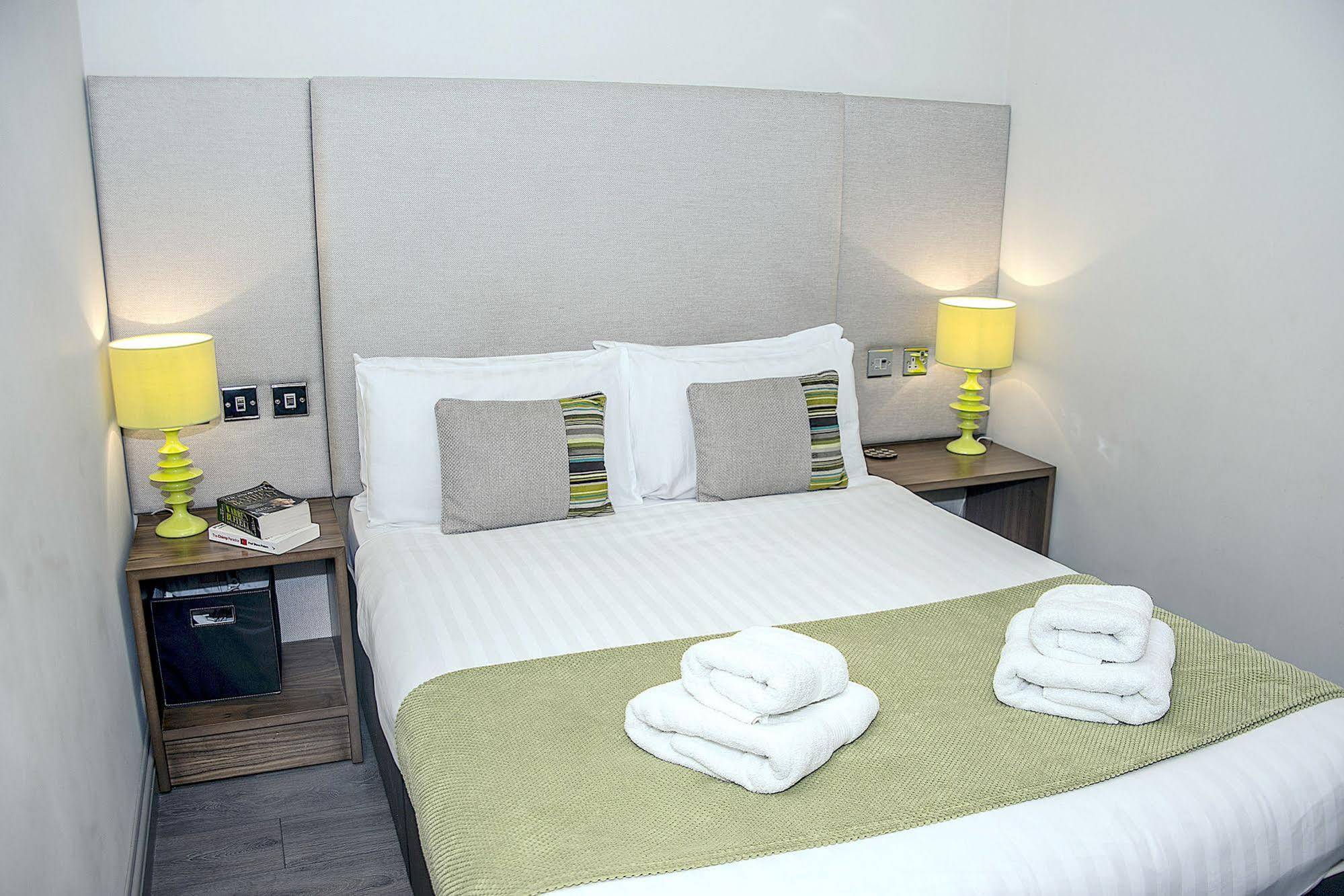 Base Serviced Apartments - City Road Честер Экстерьер фото