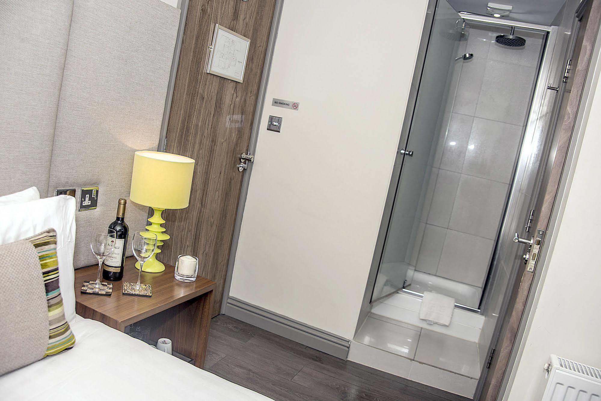 Base Serviced Apartments - City Road Честер Экстерьер фото