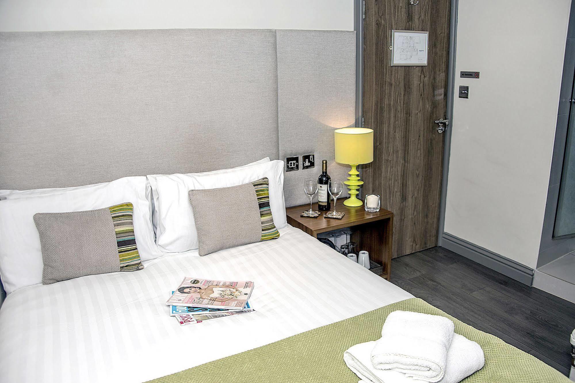 Base Serviced Apartments - City Road Честер Экстерьер фото