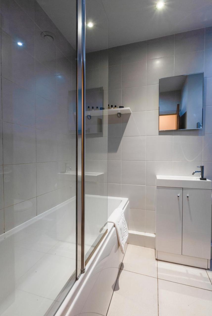 Base Serviced Apartments - City Road Честер Экстерьер фото