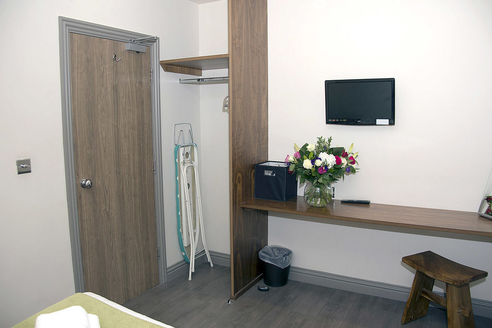 Base Serviced Apartments - City Road Честер Экстерьер фото